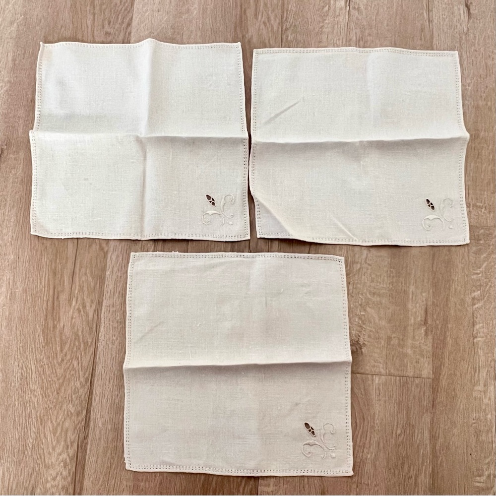 Vintage 10” Square Ivory Crocheted Linen Table Cloth Napkins Set Of 3 - Picture 1 of 6